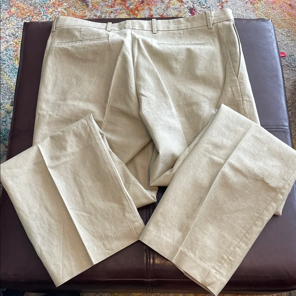 Dockers Men's Light Tan Chinos 100 percent LINEN VERY CLASSY
